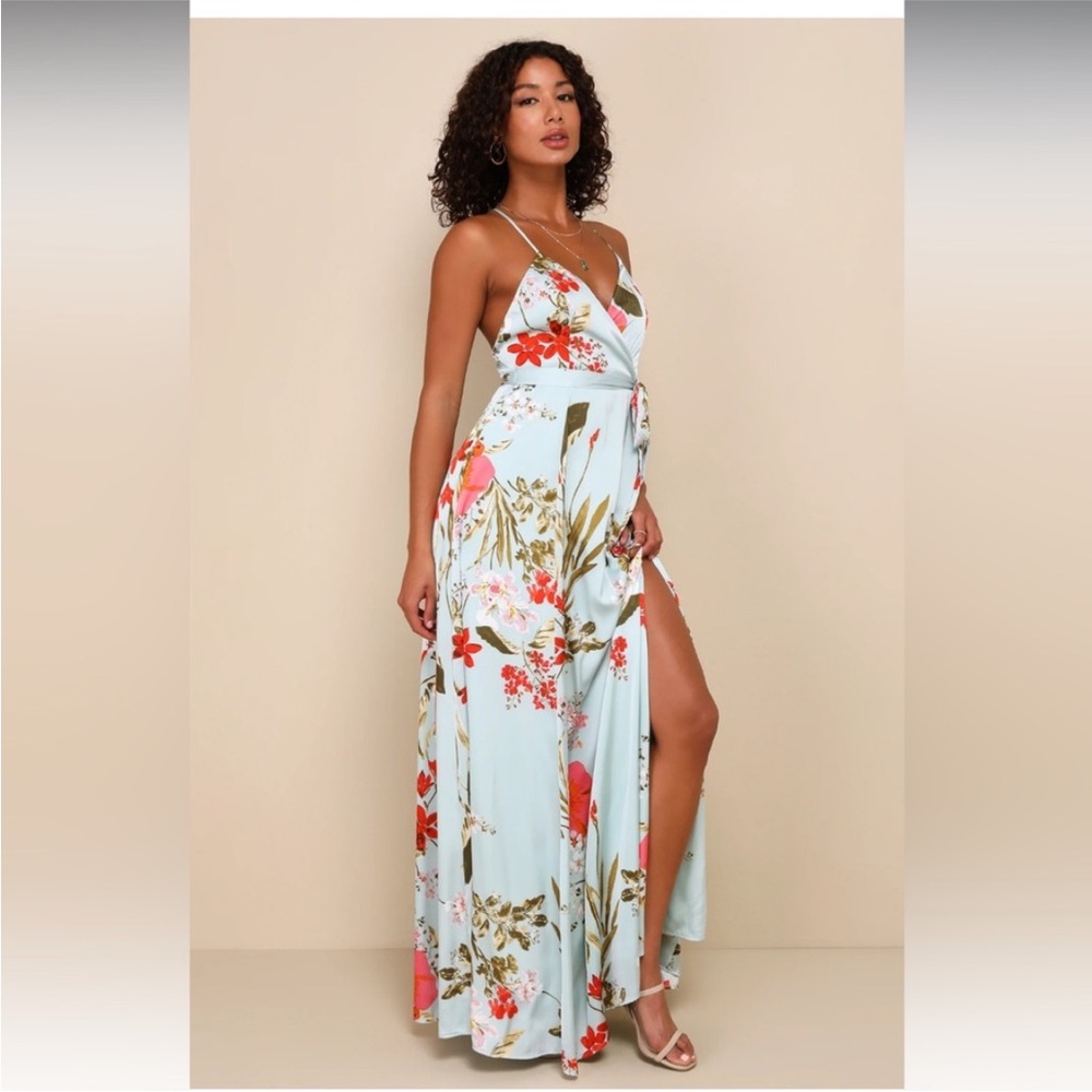 Lulu's Light Blue Floral Dress Size Large